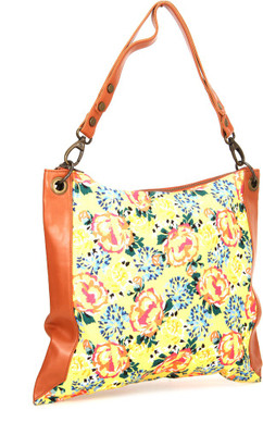 

United Colors of Benetton. Shoulder Bag(Brown, Multicolor)