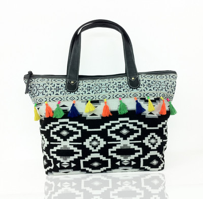 

Mister Maker Hand-held Bag(Black, White)