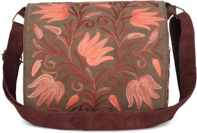 

Kashmina Shoulder Bag(Brown)