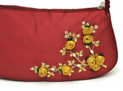 

Neha's Messenger Bag(Maroon)