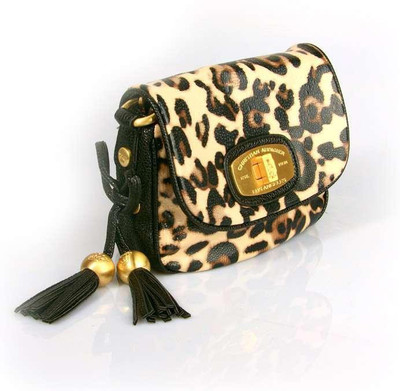 

Christian Audigier Hand-held Bag(Tan)