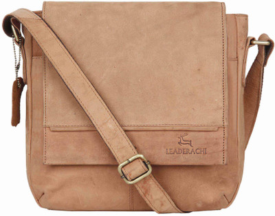

Leaderachi Messenger Bag(Brown)