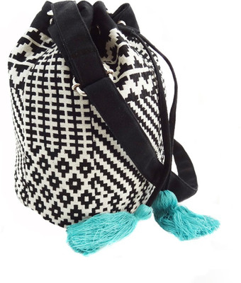 

Hi Look Pouch Potli(Black)