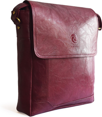 

Ochre Messenger Bag(Multicolor)
