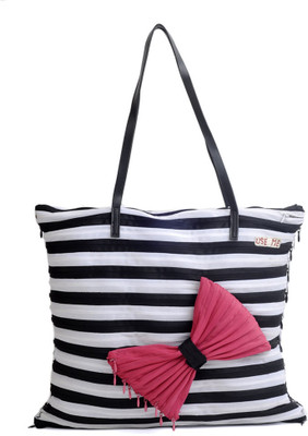 

Use Me Shoulder Bag(Black, White)