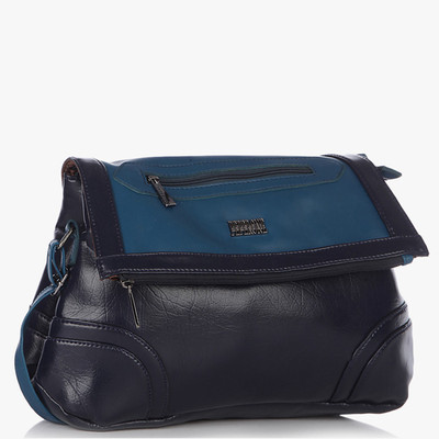 

Peperone Hand-held Bag(Multicolor)
