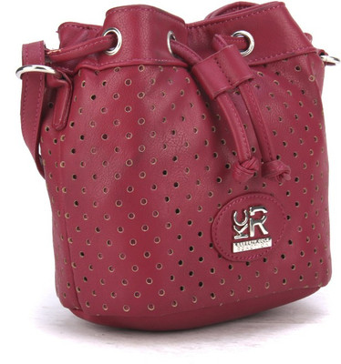 

Kenneth Cole Hand-held Bag(Maroon)