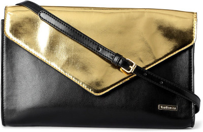 

Van Heusen Messenger Bag(Black)