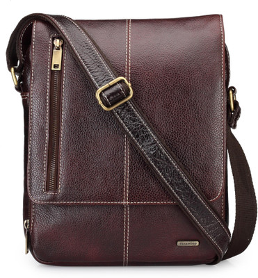 

Teakwood Messenger Bag(Brown)