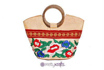 

Pretty Krafts Hand-held Bag(Beige)