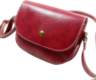 

Modo Vivendi Messenger Bag(Red)