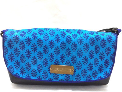 

Hepburnette Hand-held Bag(Blue, Black), Black;blue