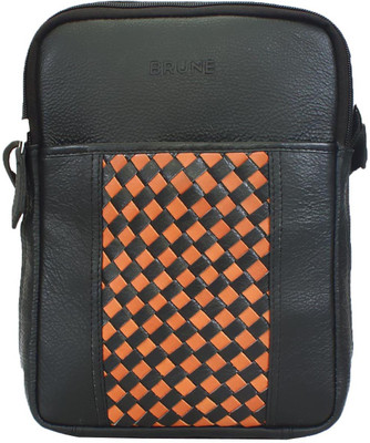 

Brune Messenger Bag(Black, Tan)
