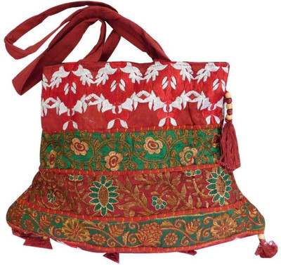 

Laviva Shoulder Bag(Maroon)