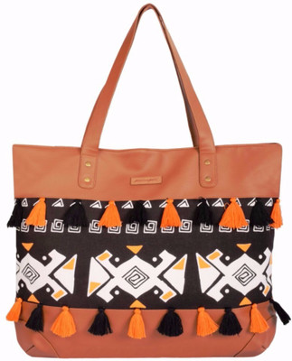 

Kanvas Katha Tote(Multicolor)