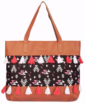 

Kanvas Katha Tote(Multicolor)