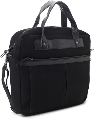 

United Colors of Benetton. Laptop Messenger Bag(Black), 100