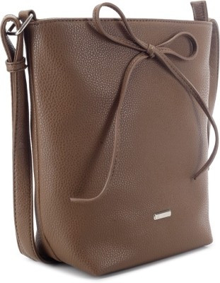 

Lavie Hand-held Bag
