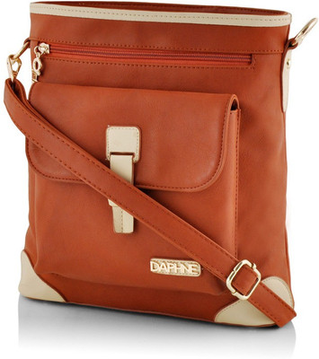

Daphne Hand-held Bag(Tan)