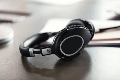 Sennheiser PXC 550 Wireless Bluetooth Headset With Mic