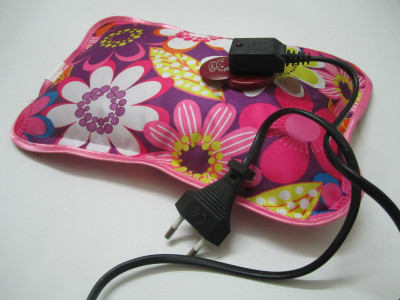 

Fuchsia Floral EL-12 Heating Pad
