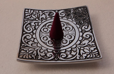 68% OFF on Pure Source Aluminium Incense Holder(Silver, Pack of 1) 68% OFF on Pure Source Aluminium Incense Holder(Silver, Pack of 1)