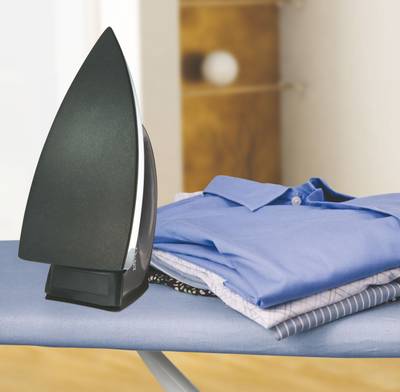 Oster 1804 Dry Iron Black