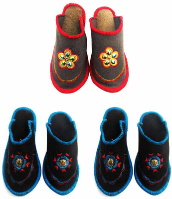

Champaliya Slippers, Multicolor