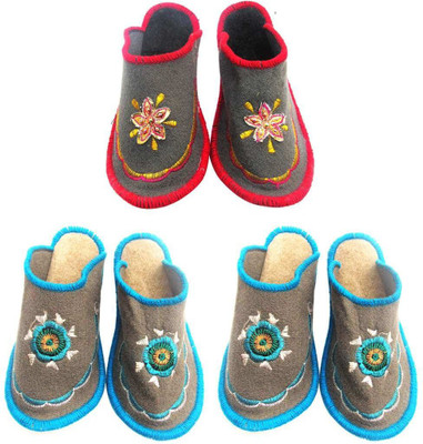 

Champaliya Slippers, Multicolor