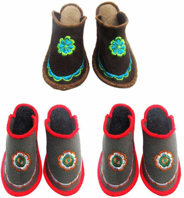 

Champaliya Slippers, Multicolor