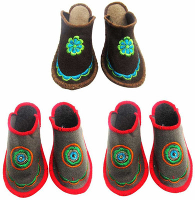 Champaliya Slippers, Multicolor