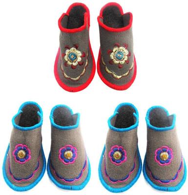 

Champaliya Slippers, Multicolor