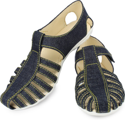

Moonwalk Women Black Flats