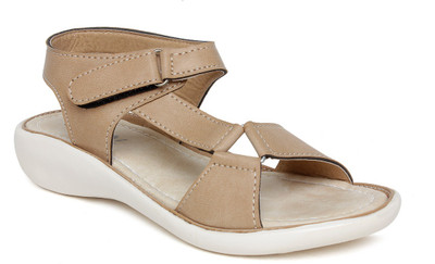 

Vendoz Women Beige Flats