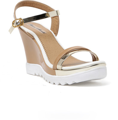 

Bruno Manetti Women Beige Wedges