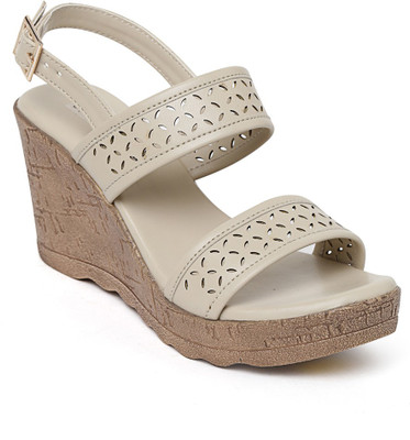 

Bruno Manetti Women Beige Heels