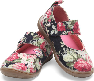 

Teddy Toes Girls Strap Dancing Shoes(Multicolor, Floral