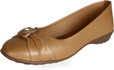 

Niremo Women Beige Sandals