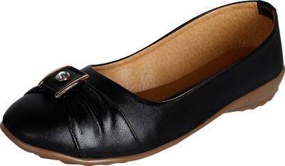 

Niremo Women Black Sandals