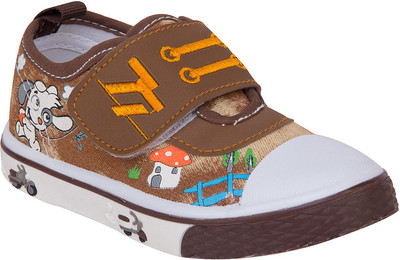 

77 seventy seven Boys & Girls Velcro Walking Shoes(Multicolor, Brown