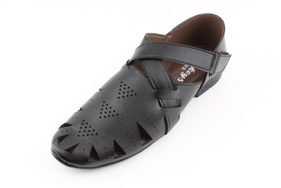 

Bunkeys Men Black Sandals
