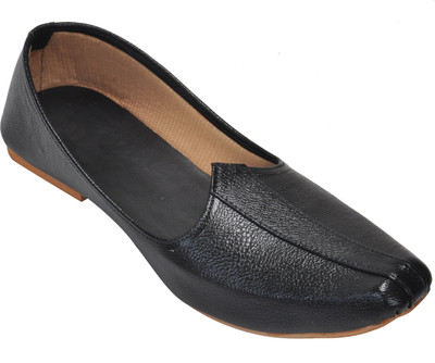 

Kolapuri Center Mojaris For Men(Black