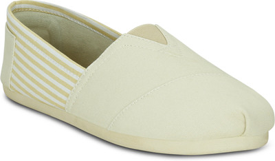 

Kielz Beige-Ladies-Slip-On-Flat-Sneakers Slip On Sneakers For Women(Beige