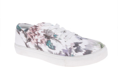 

Vero Moda Casuals For Women(Multicolor, White
