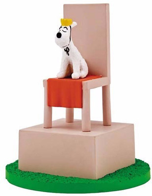 

Moulinsart Tintin Snowy on a Throne Box Scene(Multicolor)