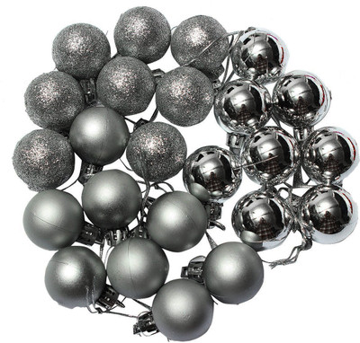 

Futaba Silver ChristmasTree Hanging Baubles Decoration - Silver - 70 g