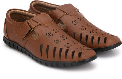 

Fentacia Men Tan Sandals