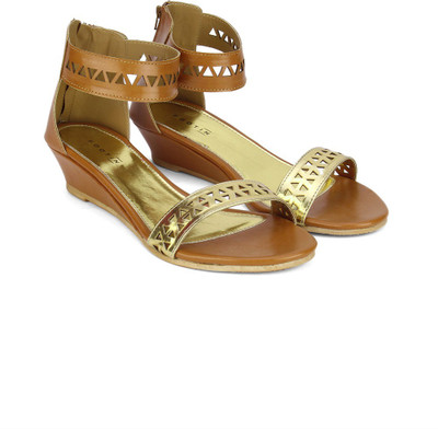 

FootIn Women Gold Wedges
