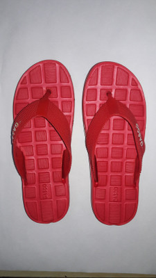 

JPS TRADERS Slippers, Red