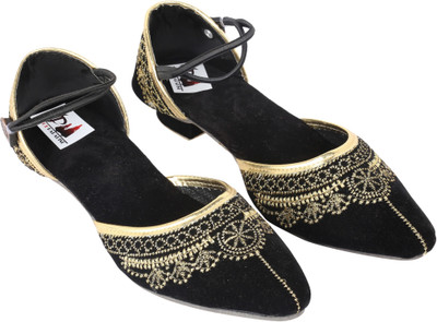 

Decot Paradise Jaipuri Prints Black Golden Flat Ethnic Footwear Bellies For Women(Black